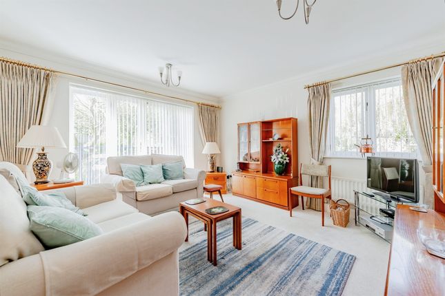 Flat for sale in The Larches, East Grinstead