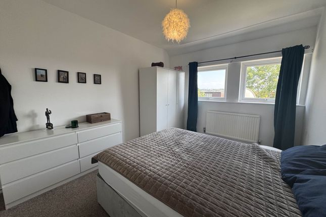 26, Reston Path, Borehamwood photo 5