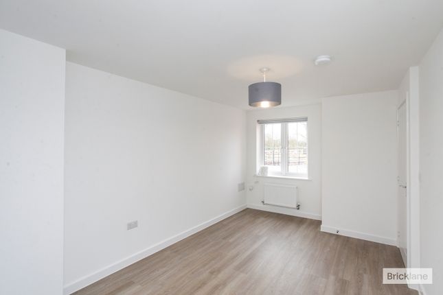 30, Nero Avenue, Nuneaton photo 2