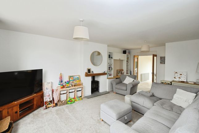 18, Scawby Crescent, Lincoln photo 2