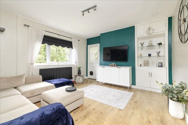 8/5 Summertrees Court, Edinburgh photo 2