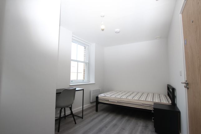 Flat to rent in Long Row, Nottingham