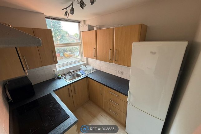 Flat, Norwood Road Stretford, Manchester photo 3