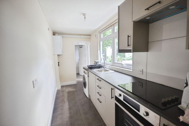 109, Blenheim Gardens, Reading photo 2