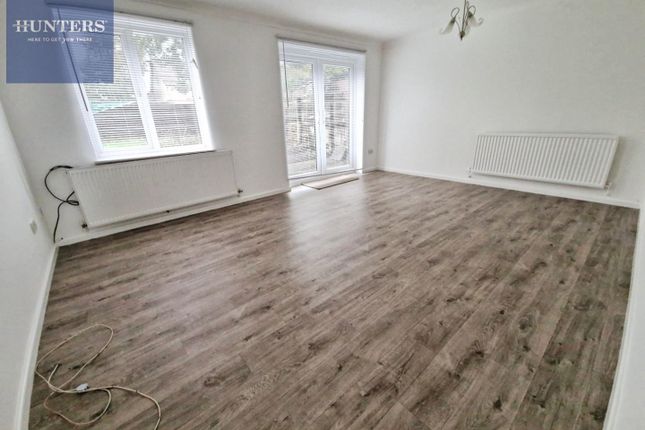 6, Pont Newydd, Bridgend photo 2