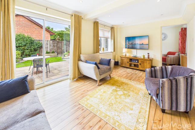 1, Hamilton Close, Bordon photo 3