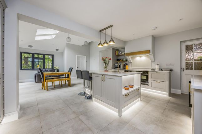 50a Hollyhill House, Hollybank Lane, Emsworth photo 3