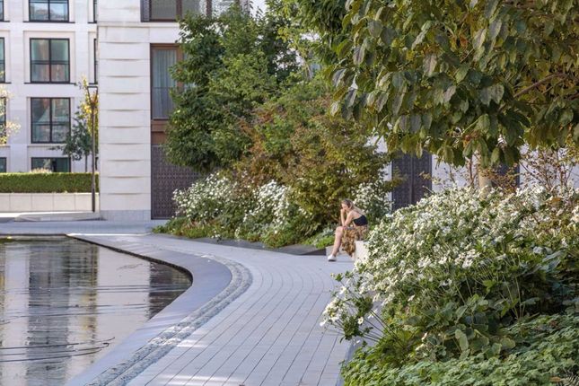 Chelsea Barracks, Whistler Square, London photo 4