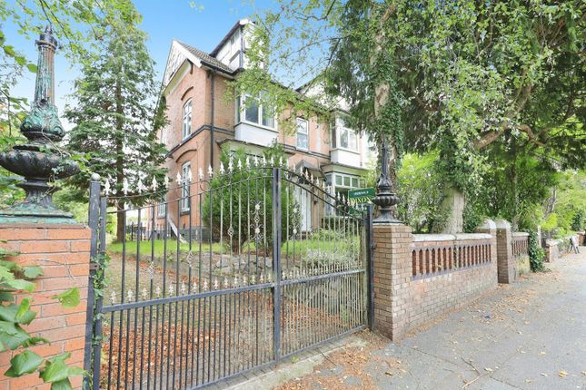6-bed house on 176, Tettenhall Road, West Midlands, £300,000