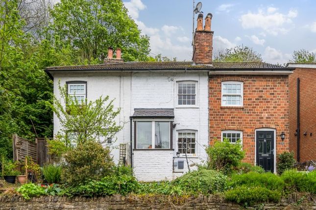 Thumbnail Cottage to rent in Brighton Road, Godalming