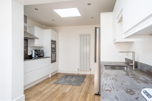 47, Almsford Drive, York photo 4