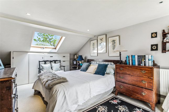 Terraced house for sale in Tonsley Road, London