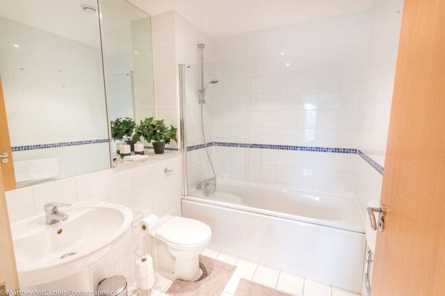 Flat 37, 3 Whitehall Quay, Leeds photo 4