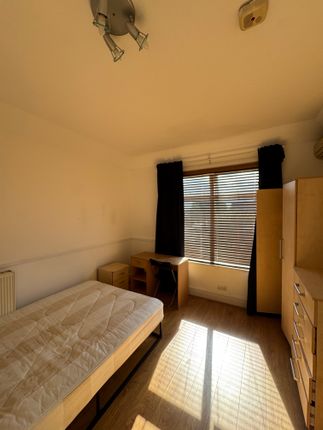 87a, Bell Lane, London photo 2