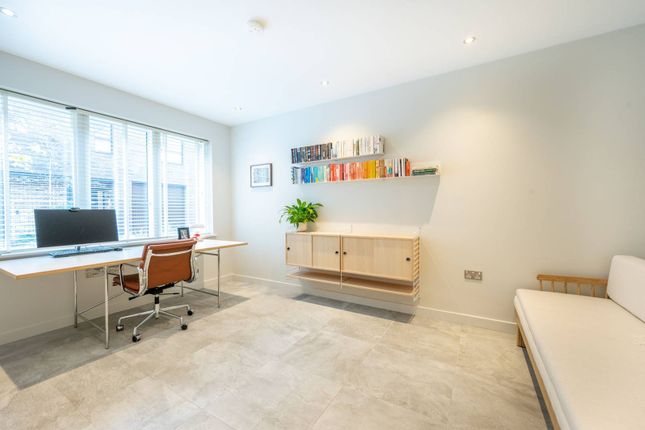 Terraced house to rent in Hackney Wick, Hackney Wick, London