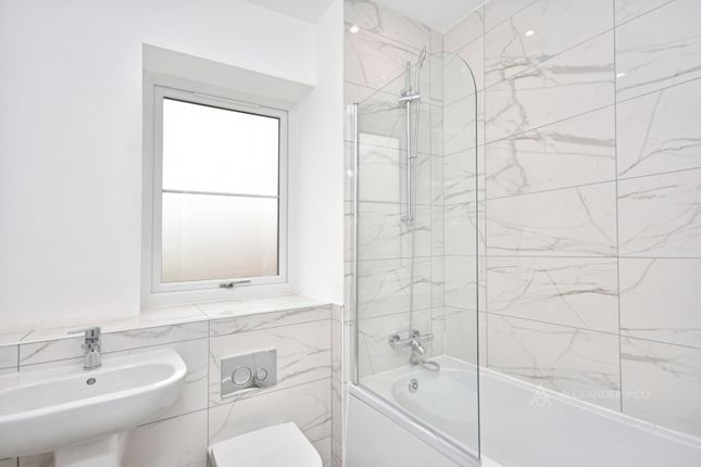 8, Francis Avenue, Buckinghamshire photo 3
