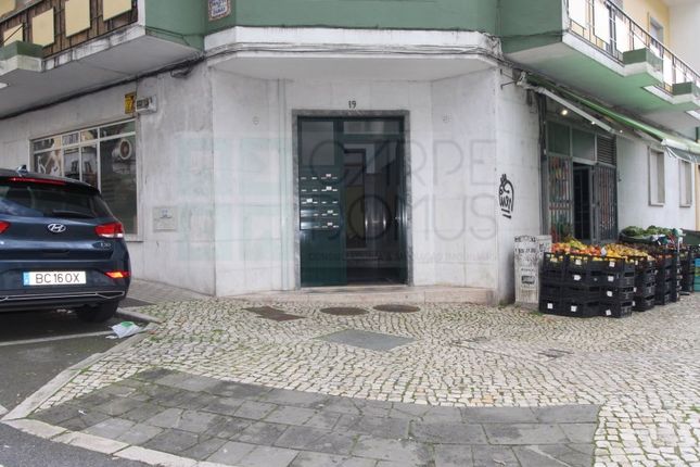 Thumbnail Apartment for sale in Venteira, Amadora, Lisboa