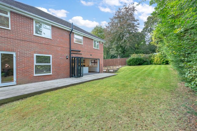 Detached house for sale in Ruxton Close, Coulsdon