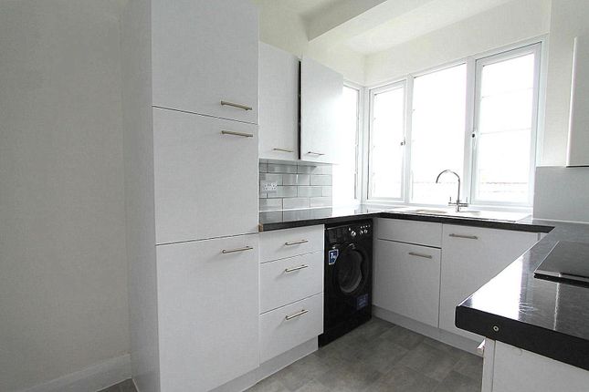 3 Briar Court, 440, London Road, Cheam photo 4