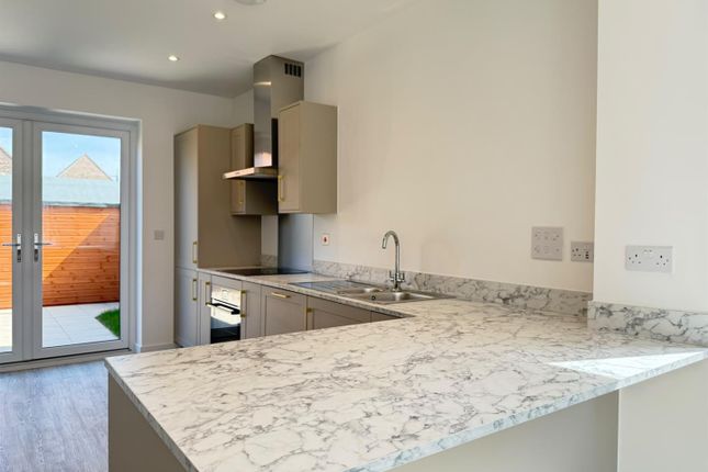 18, Gault Crescent, Cambridge photo 5