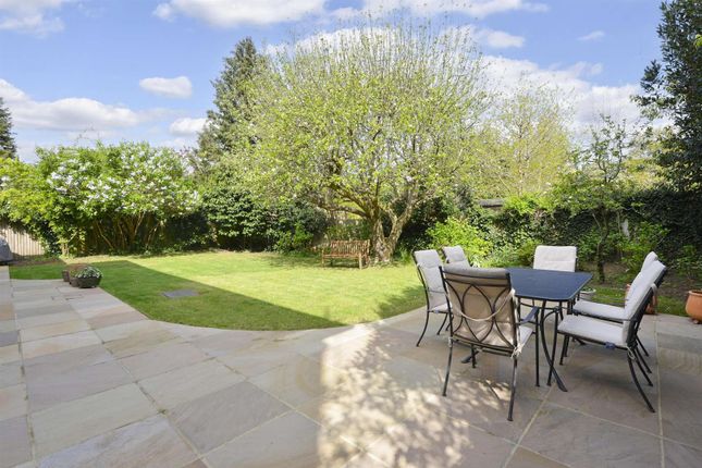 28, Chinthurst Park, Shalford photo 3
