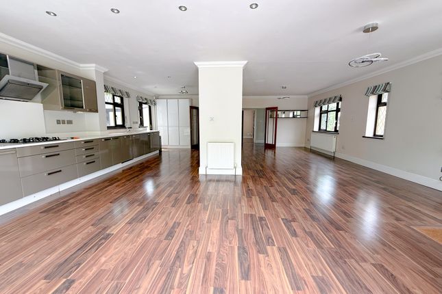 Heath Drive, Potters Bar, Hertfordshire photo 4