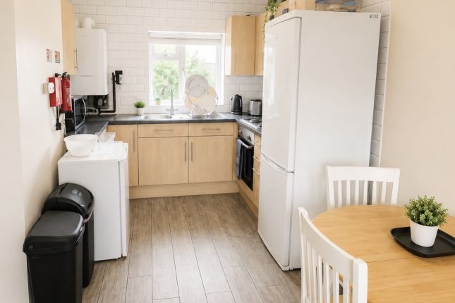 65B, Ashhurst Way, Oxford photo 2
