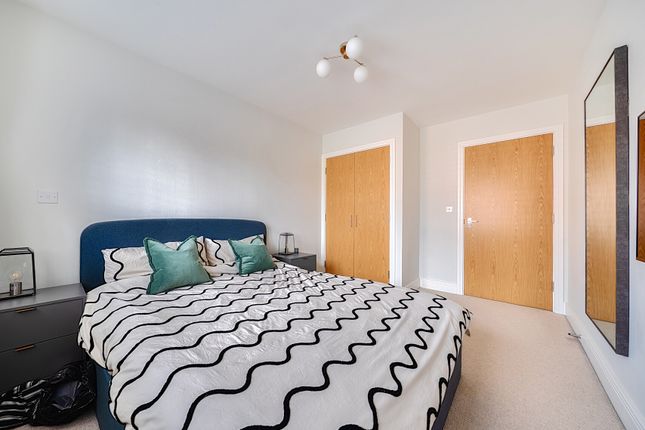Flat 4,, Gainsborough Court, Webber Street photo 3