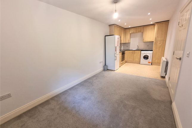 Thumbnail Flat for sale in Guildford, Surrey