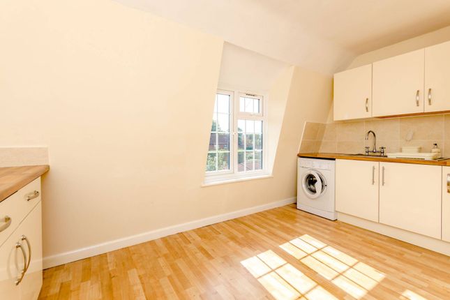 London Road, Burpham photo 4