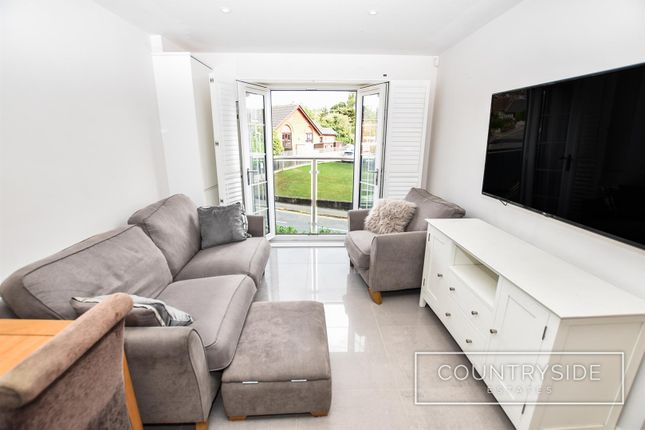 Kitchen / Lounge