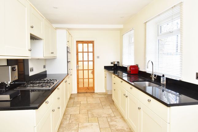 9 Strawberry Dale Terrace, Harrogate photo 4