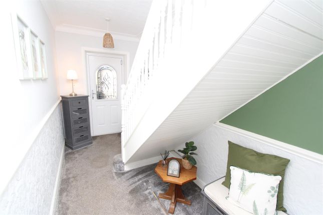 3, Russell Avenue, Bradford photo 5