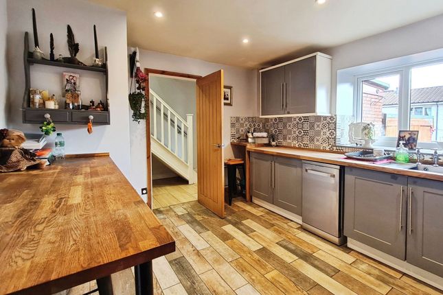 18 Morehall View, Sheffield photo 2