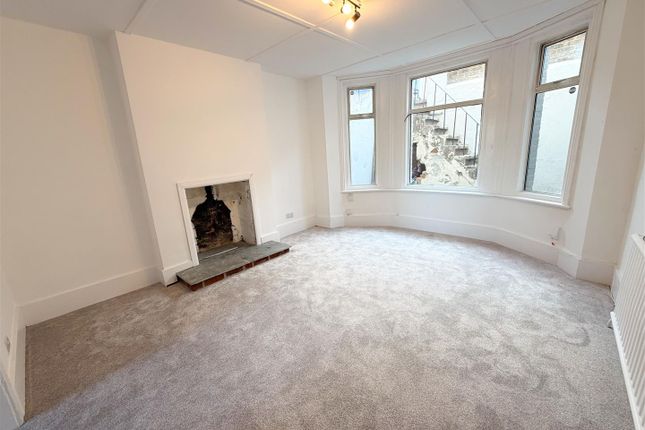 77, Emmanuel Road, Hastings photo 2