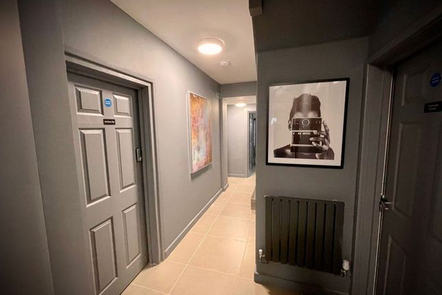 14, Devon Way, Uxbridge photo 3