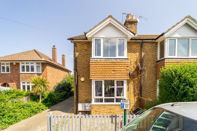 46, Alma Road, Eton Wick photo 3