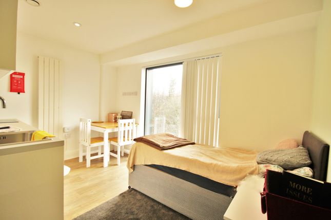 Apartment 801, Cardinal Court, Oldham photo 2