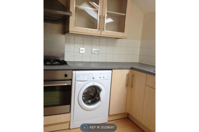 Flat, Mount Nod Road, London photo 3