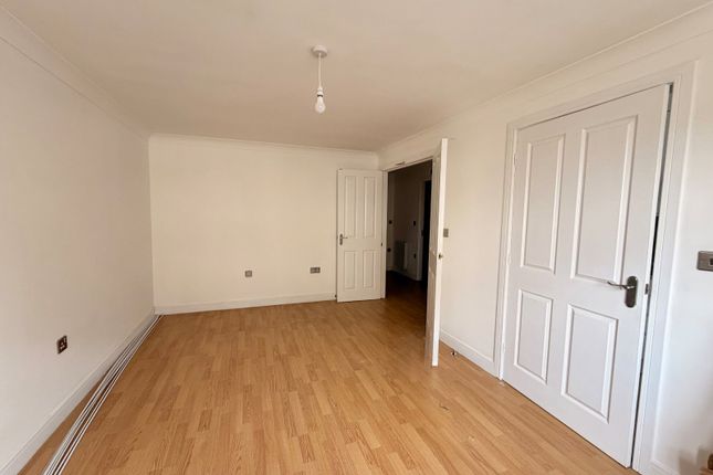 3A,, Navigation Drive, West Yorkshire photo 4