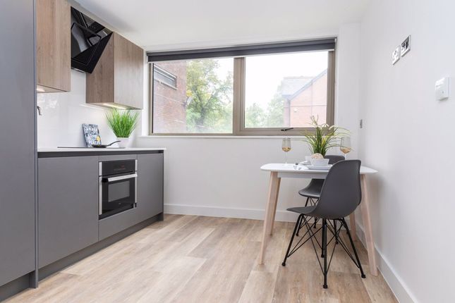 Thumbnail Flat to rent in Warwick Road, Old Trafford, Manchester