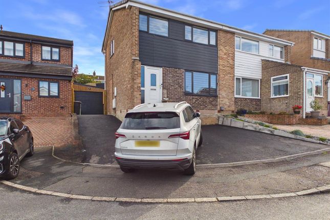 3-bed house on 10, Landseer Close, Dronfield, £290,000