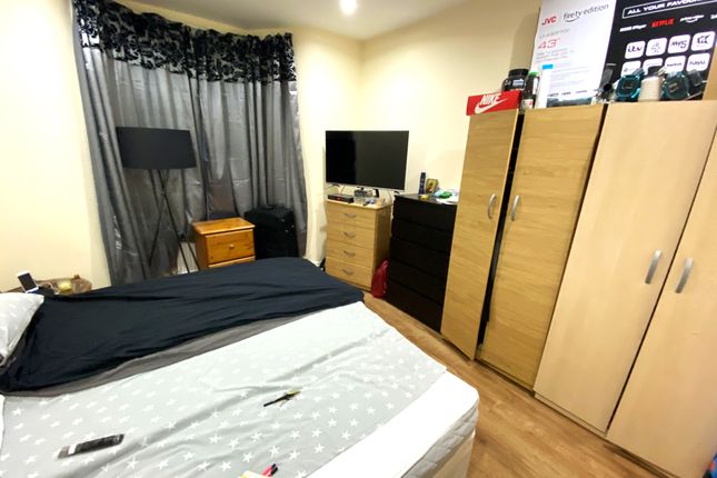 Thumbnail Terraced house to rent in Geere Road, London