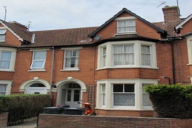 Thumbnail Room to rent in Crofton Avenue, Yeovil