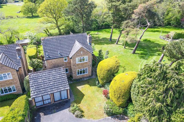 23, Heron Close, Lymington photo 2