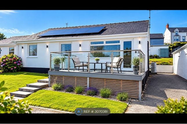 3-bed bungalow on Cae Du Estate, Abersoch, Pwllheli, £1,350/mo
