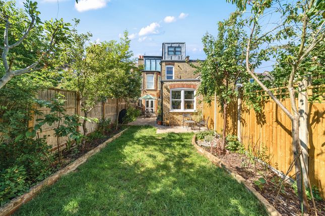 107, Woodside Road, London photo 2