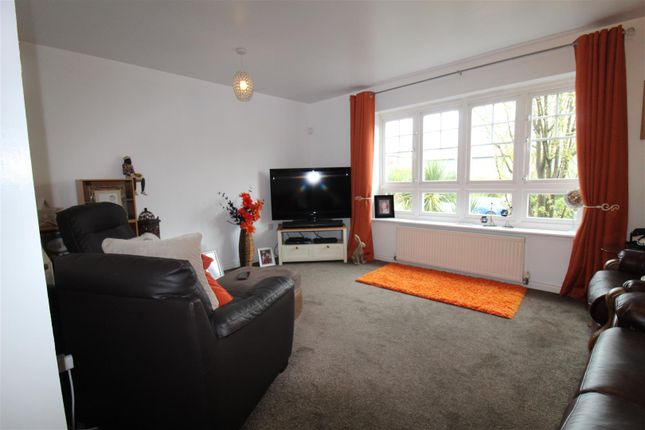 Town house for sale in Evergreen Avenue, Horwich, Bolton
