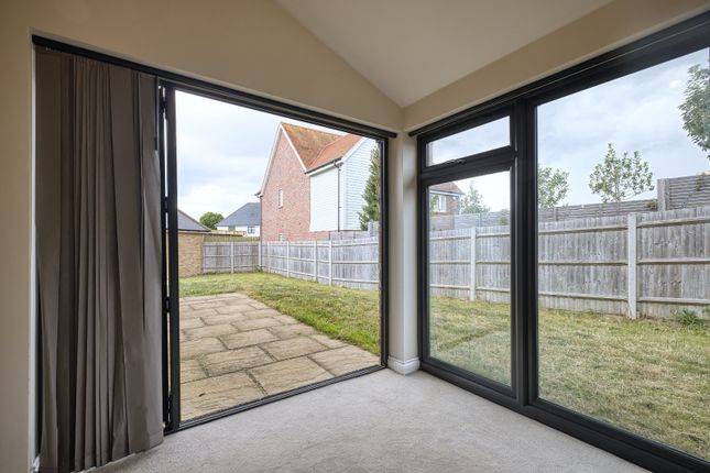 23, Bakers Field, Ramsgate photo 4