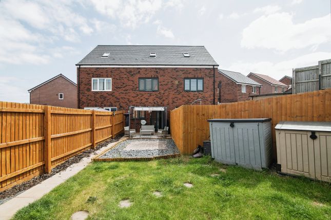 Town house for sale in Laceby Close, Redditch